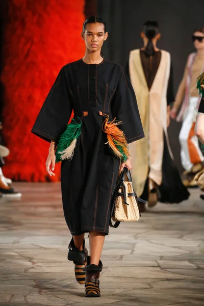 Look 17